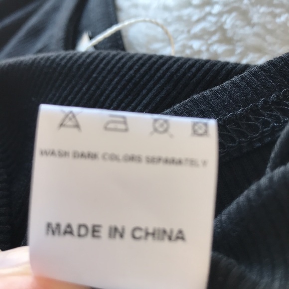 NWT Jollycode top with sheer sleeves, size med - Picture 10 of 10